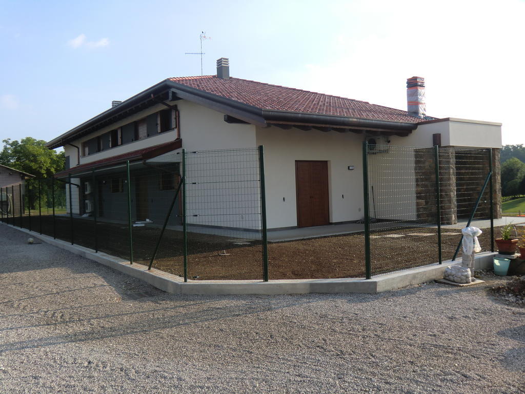 Alloggio Agrituristico Ai Tre Castelli Moruzzo Exteriér fotografie